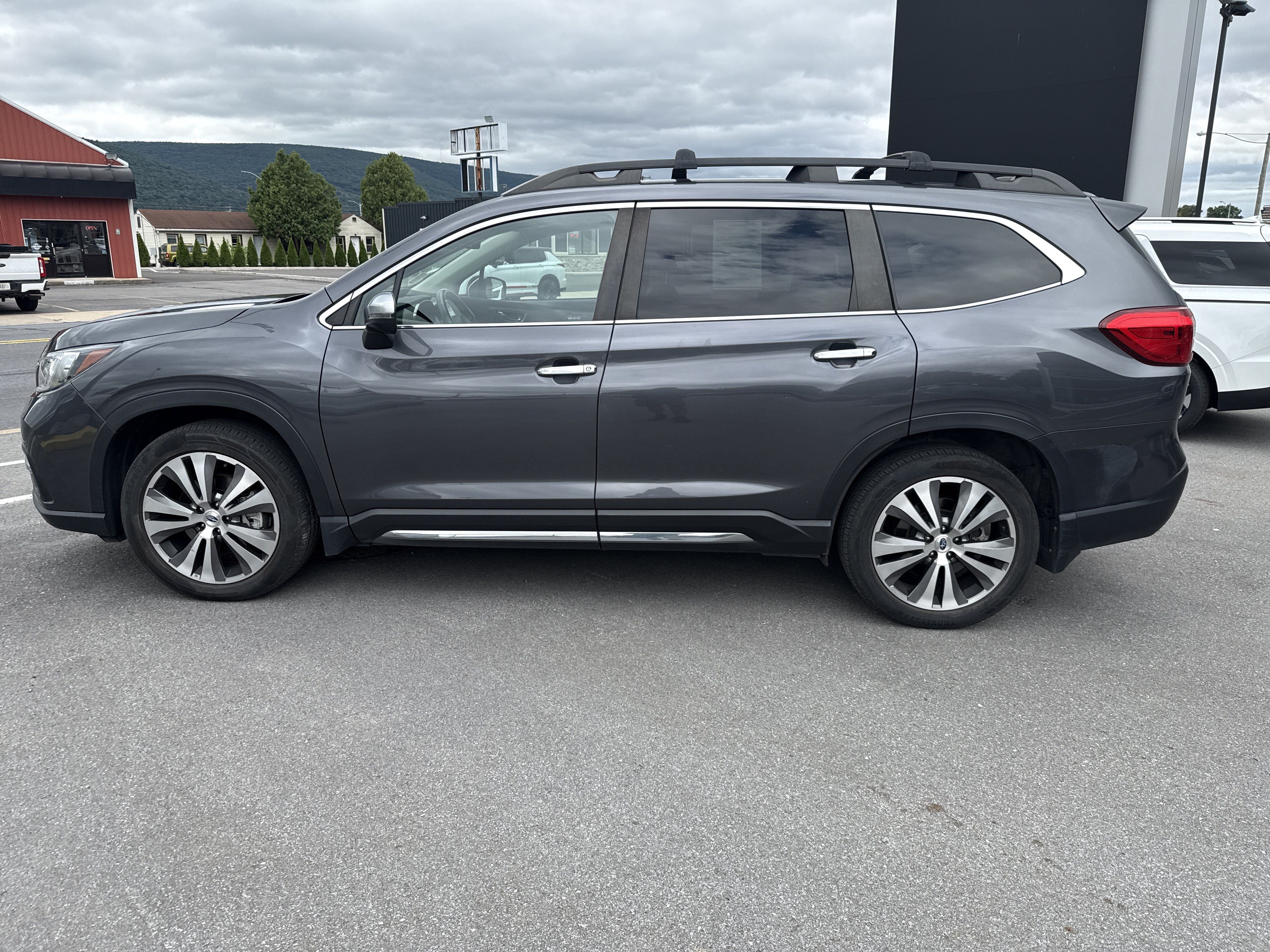 Used 2022 Subaru Ascent Touring w/ Popular Package #2A AWD/4WD image 4