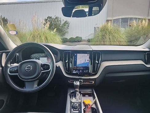 Used 2021 Volvo XC60 T5 Inscription w/ Advanced Package AWD/4WD image 5