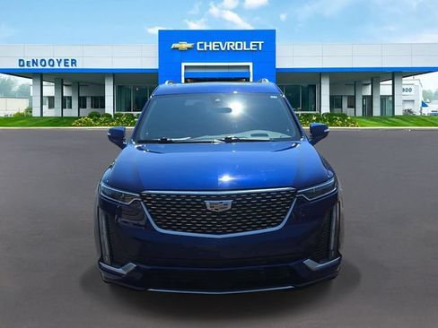 Used 2025 Cadillac XT6 Premium Luxury w/ Platinum Package AWD/4WD image 4