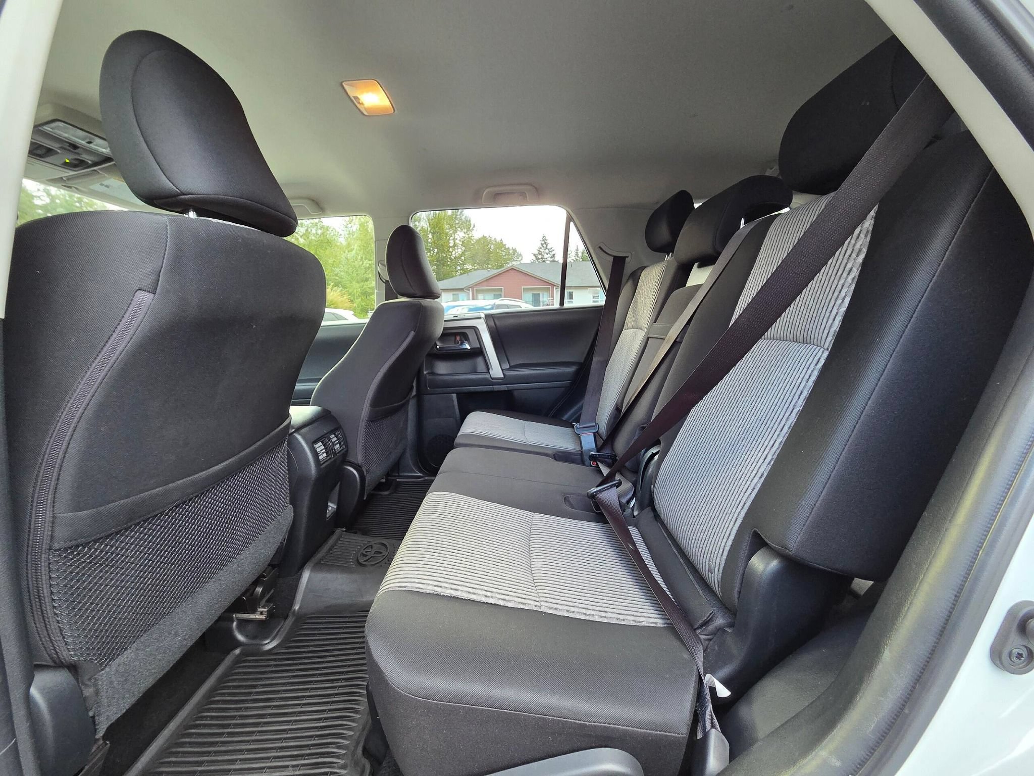 Used 2024 Toyota 4Runner SR5 AWD/4WD image 26