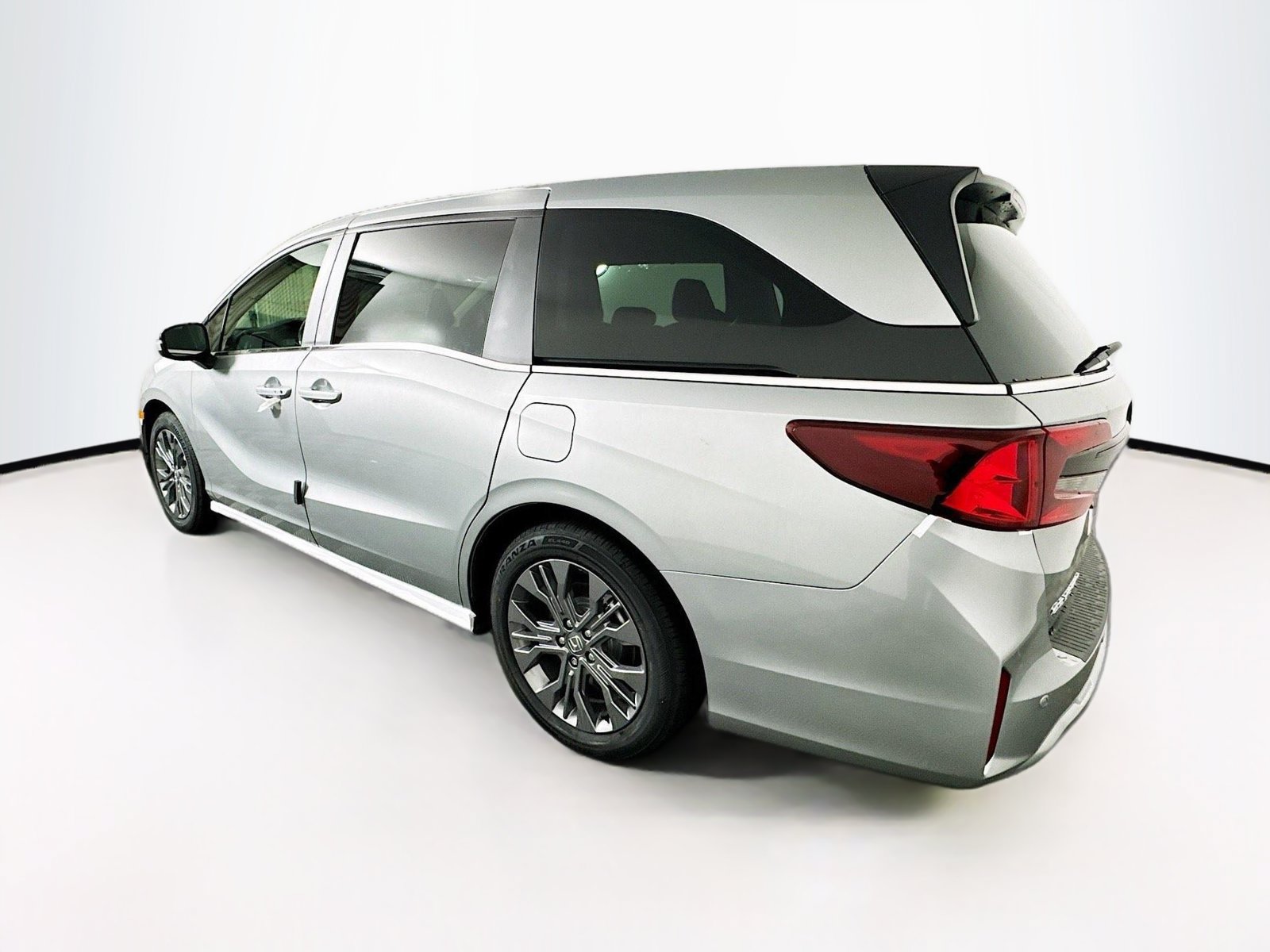 Certified 2026 Honda Odyssey Touring image 6