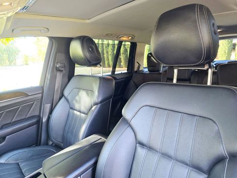 Used 2015 Mercedes-Benz GL 450 4MATIC w/ Lighting Package image 16