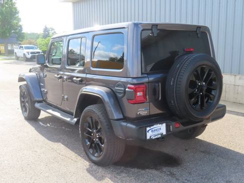 Used 2021 Jeep Wrangler Unlimited Sahara AWD/4WD image 8