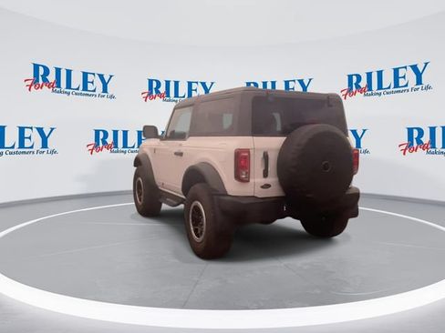 Certified 2023 Ford Bronco Big Bend w/ Sasquatch Package AWD/4WD image 9