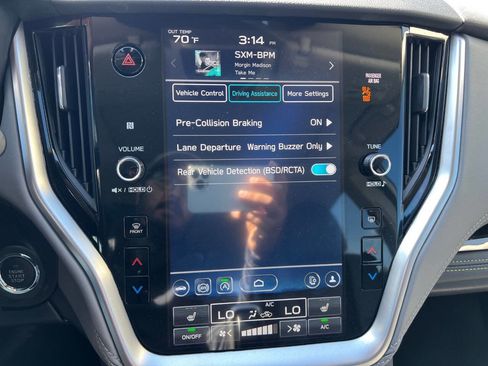 Used 2025 Subaru Outback Onyx Edition image 14