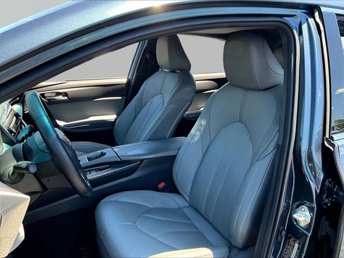 Used 2021 Toyota Avalon XLE w/ Moonroof Package FWD image 21