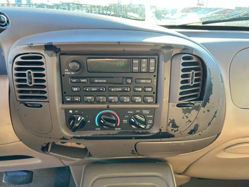 Used 1999 Ford Expedition XLT image 24