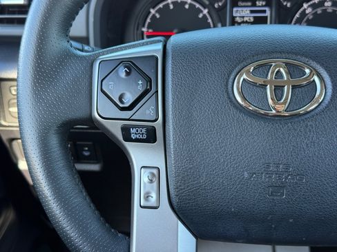 Used 2022 Toyota 4Runner SR5 Premium image 24