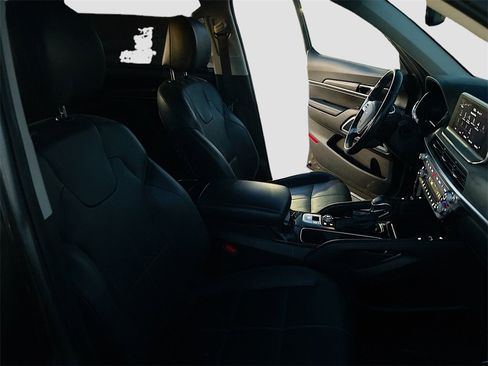 Used 2022 Kia Telluride EX w/ Towing Package image 27