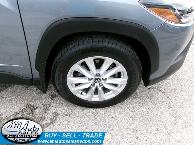 Used 2024 Toyota Corolla Cross LE AWD/4WD image 17