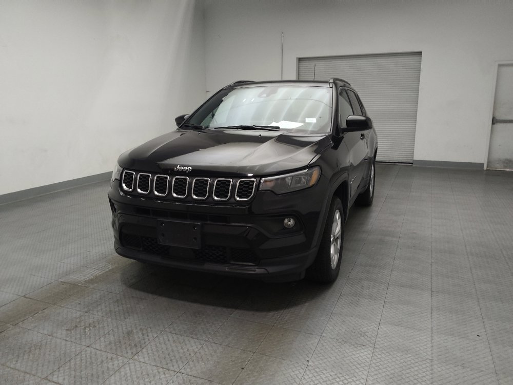 Used 2025 Jeep Compass Latitude w/ Sun & Sound Group AWD/4WD image 15