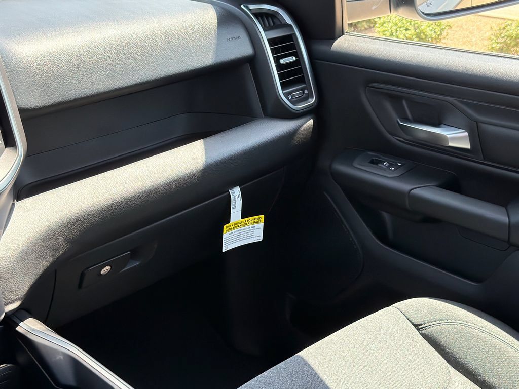 New 2026 RAM 1500 Express AWD/4WD image 14