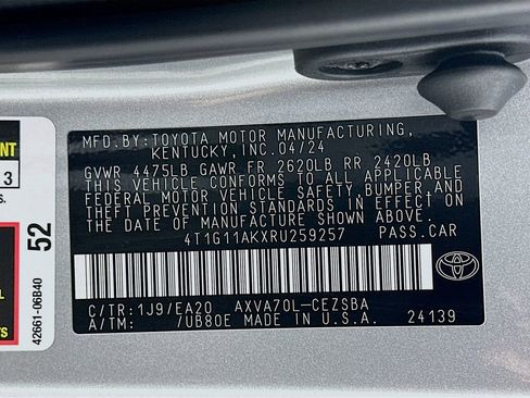 Used 2024 Toyota Camry SE image 30