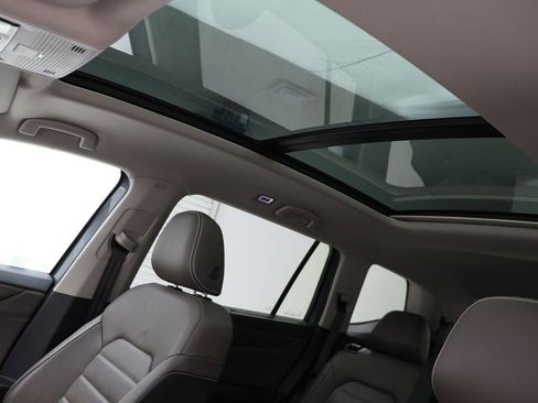 Used 2025 Volkswagen Atlas SEL image 18