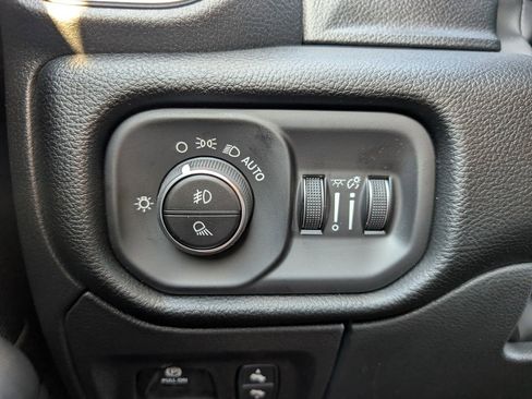 New 2026 RAM 1500 4x4 Crew Cab image 37