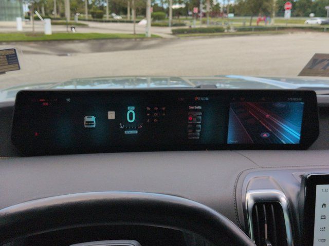 Used 2025 Ford Expedition Tremor AWD/4WD image 30