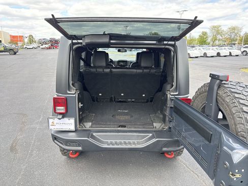 Used 2016 Jeep Wrangler Unlimited Rubicon AWD/4WD image 22
