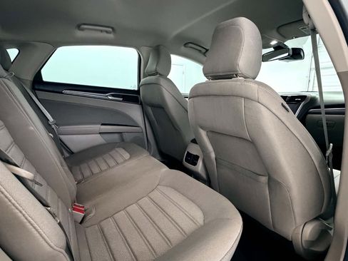 Used 2020 Ford Fusion SE FWD image 32