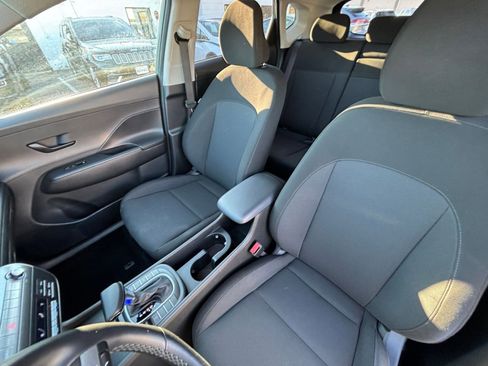 Used 2025 Hyundai Kona SEL image 36