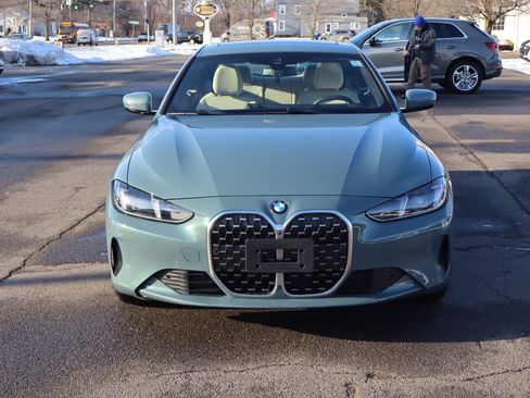 Used 2025 BMW 430i xDrive Coupe w/ Premium Package image 2