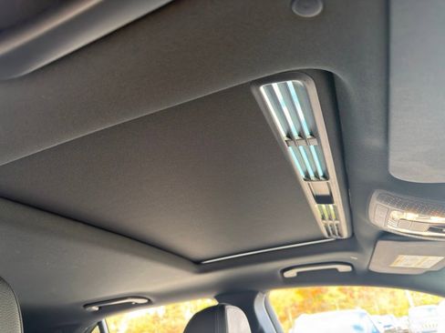 Used 2022 Mercedes-Benz GLE 350 4MATIC w/ Premium Package image 34