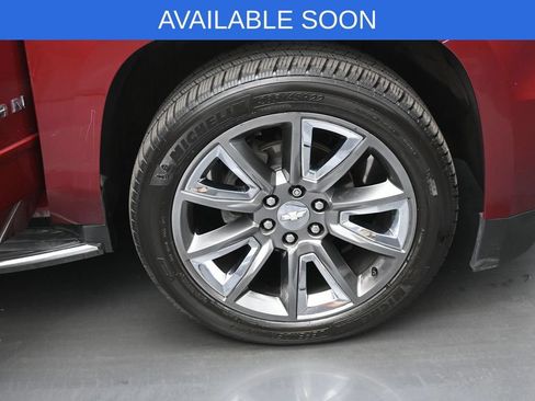 Used 2018 Chevrolet Suburban Premier AWD/4WD image 47