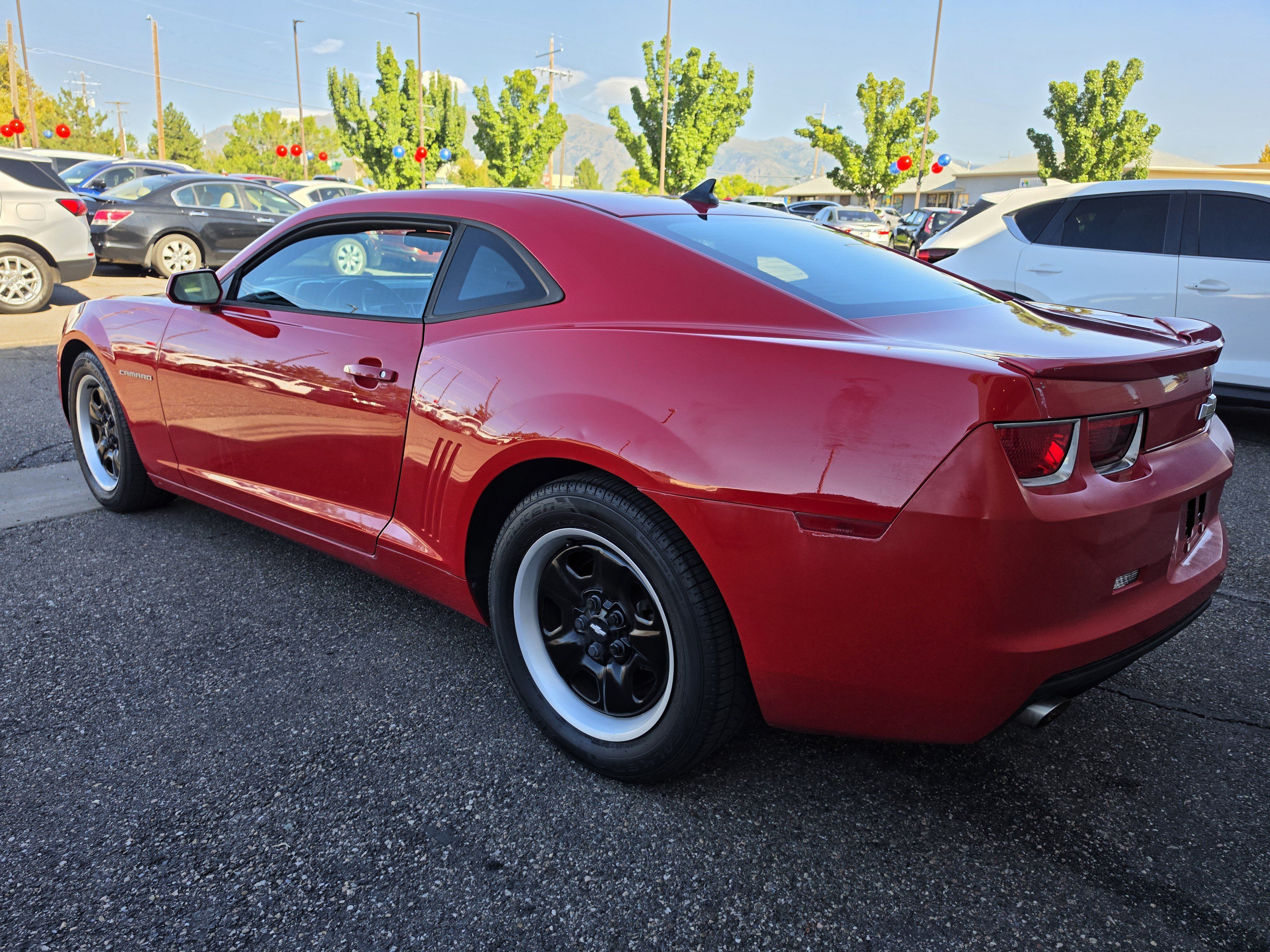 Used 2012 Chevrolet Camaro LS RWD image 5