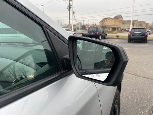 Used 2022 Chevrolet Equinox LS image 14