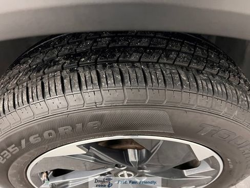 Used 2025 Nissan Rogue SV AWD/4WD image 16