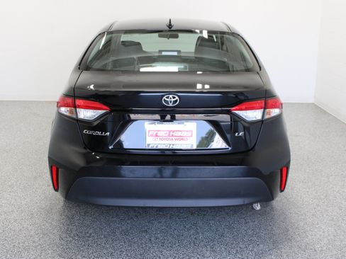 Used 2025 Toyota Corolla LE FWD image 8