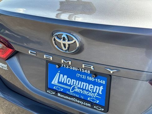 Used 2021 Toyota Camry LE FWD image 10