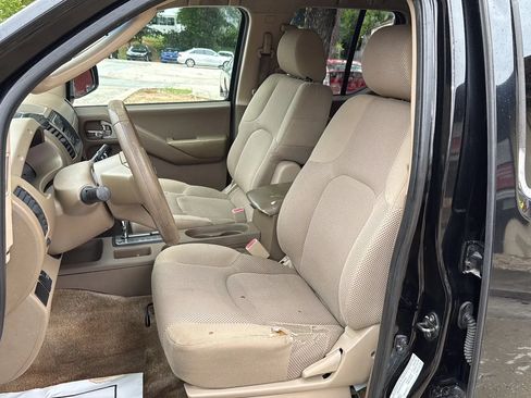 Used 2005 Nissan Frontier SE RWD image 13
