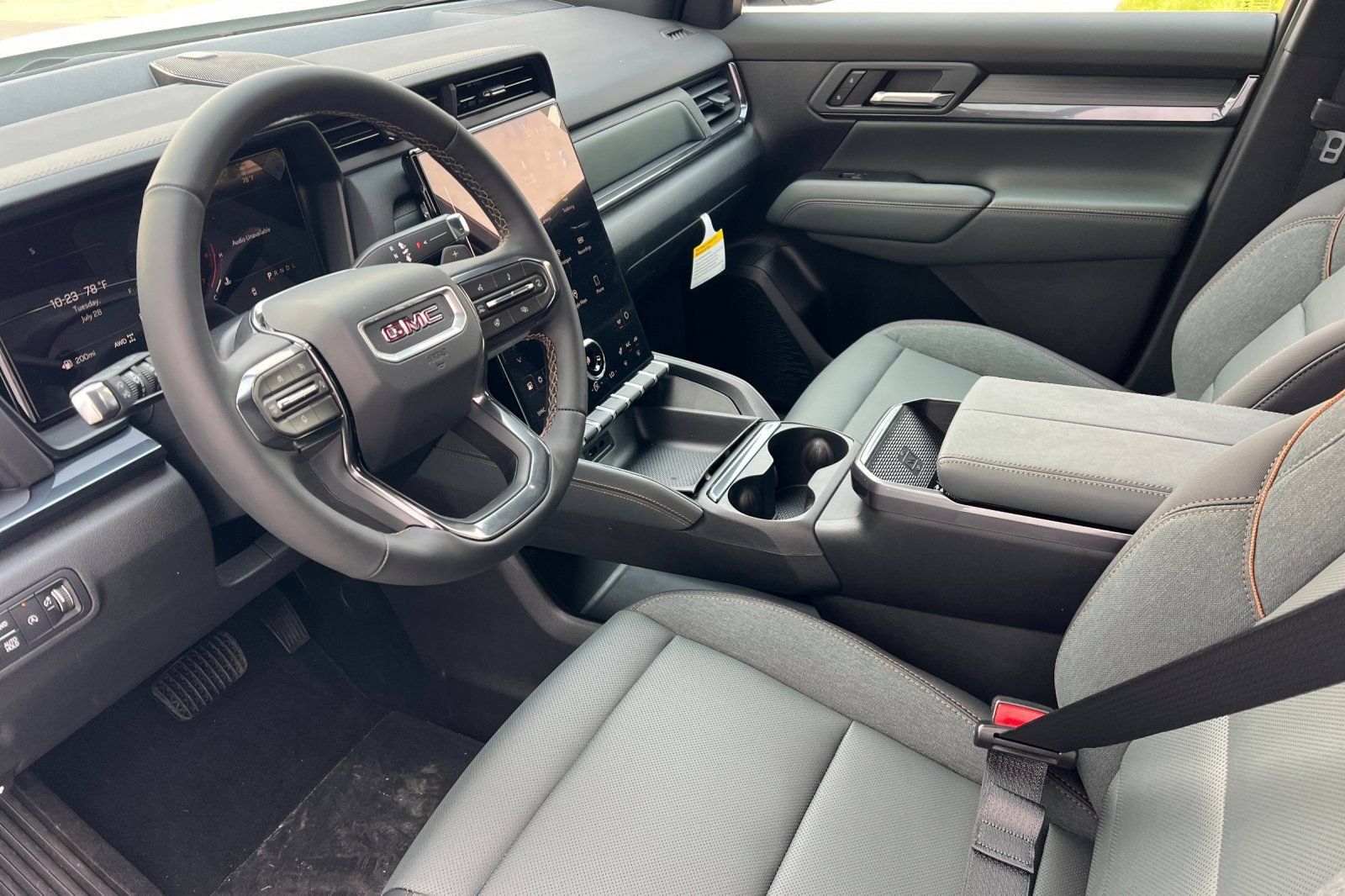 New 2027 GMC Terrain AT4 w/ Technology Package II AWD/4WD image 7