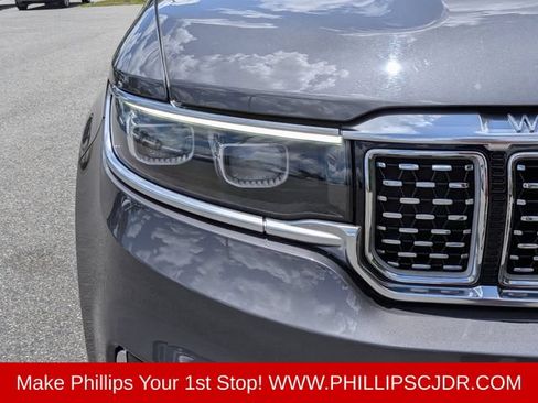Used 2022 Jeep Grand Wagoneer Series I AWD/4WD image 9