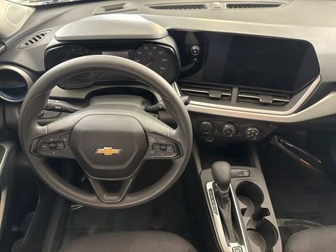 Used 2024 Chevrolet Trax LS w/ LS Convenience Package FWD image 22