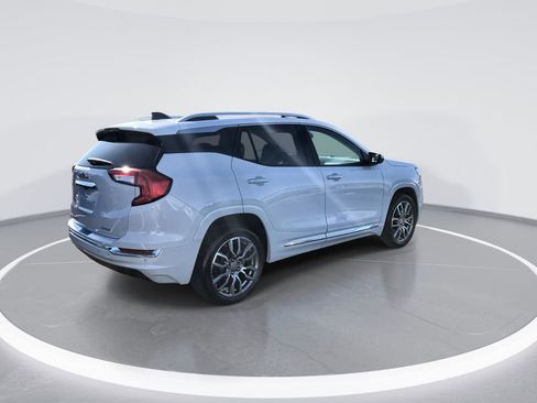 Used 2022 GMC Terrain Denali w/ LPO, Floor Liner Package image 8