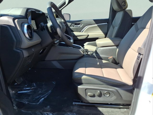 New 2026 Chevrolet Colorado ZR2 w/ Technology Package AWD/4WD image 17