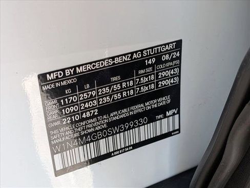 Certified 2025 Mercedes-Benz GLB 250 image 24