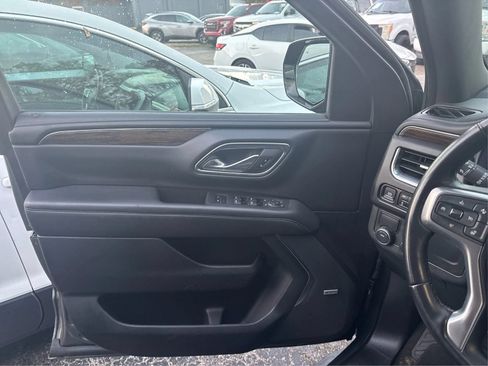 Used 2023 Chevrolet Suburban Premier RWD image 21