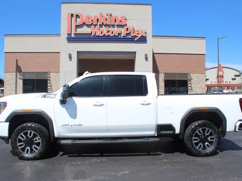 Used 2020 GMC Sierra 2500 AT4 w/ AT4 Premium Package image 10
