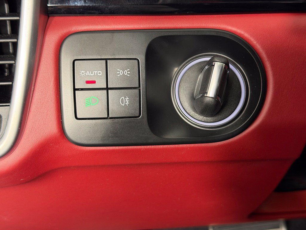 Certified 2023 Porsche Cayenne AWD/4WD image 29