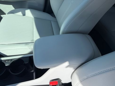 Certified 2025 Hyundai Kona Limited FWD image 14