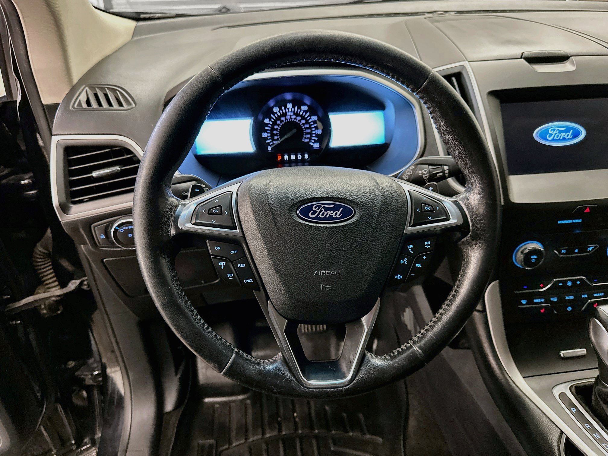 Used 2018 Ford Edge SEL w/ Equipment Group 201A AWD/4WD image 18