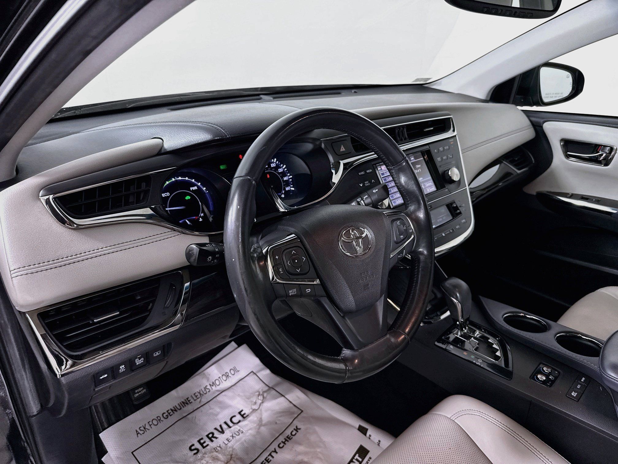 Used 2014 Toyota Avalon Limited w/ Technology Package FWD image 9