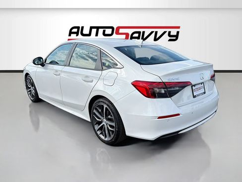 Used 2024 Honda Civic Touring image 5