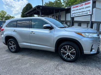 Used 2017 Toyota Highlander LE w/ Carpet Mat Package