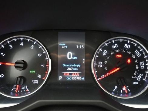 Used 2022 Toyota RAV4 XLE AWD/4WD image 40