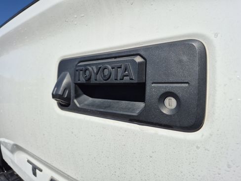 Used 2020 Toyota Tacoma TRD Sport w/ Technology Package AWD/4WD image 24