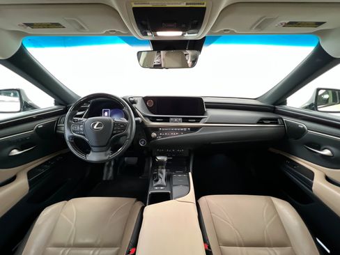 Used 2021 Lexus ES 300h w/ Accessory Package FWD image 10