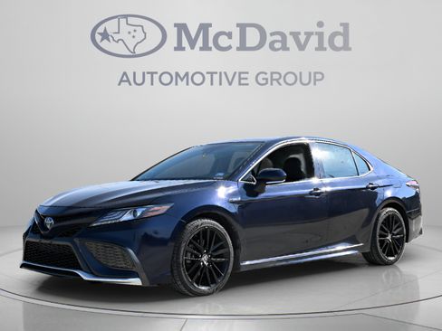 Used 2021 Toyota Camry XSE w/ Navigation Upgrade Package FWD image 2